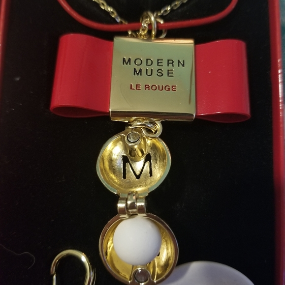 3for25 Estee Lauder Morden Muse P3rfume Necklace - Picture 2 of 2
